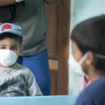 ¿Qué pasa con la variante ómicron en niños?