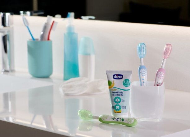 ¿Cómo y cuándo debemos empezar a cepillar los dientes de los bebés?